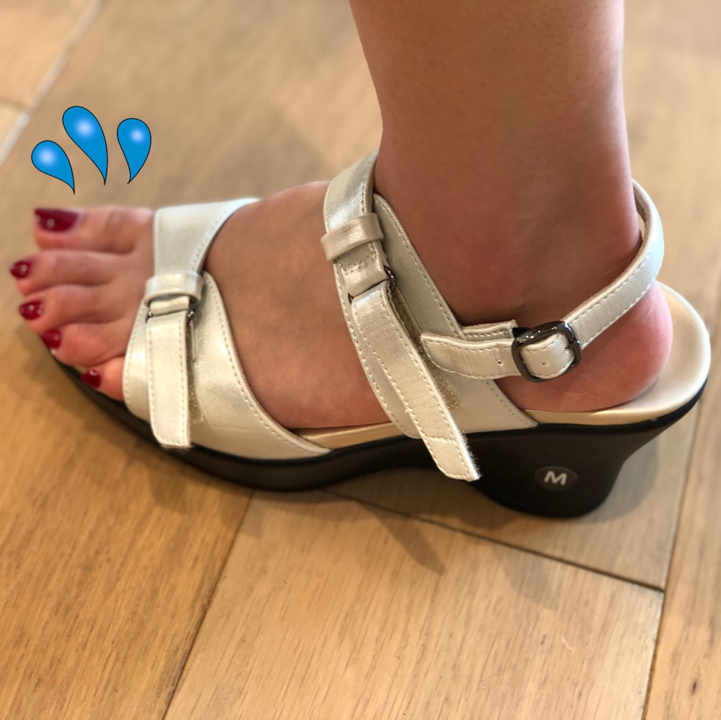 【静岡本店】そのサンダルの前滑り、調整できるかも！？ AKAISHI 直営店 外反母趾、足底筋膜炎など足の悩みを靴で解決（東京・静岡）